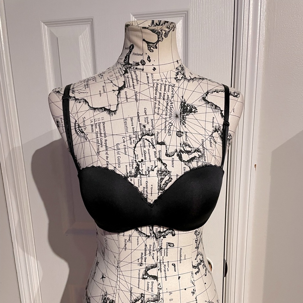 Vintage Wide square retro 50s bra 80s Y2K silicone line bralette balconette 34B